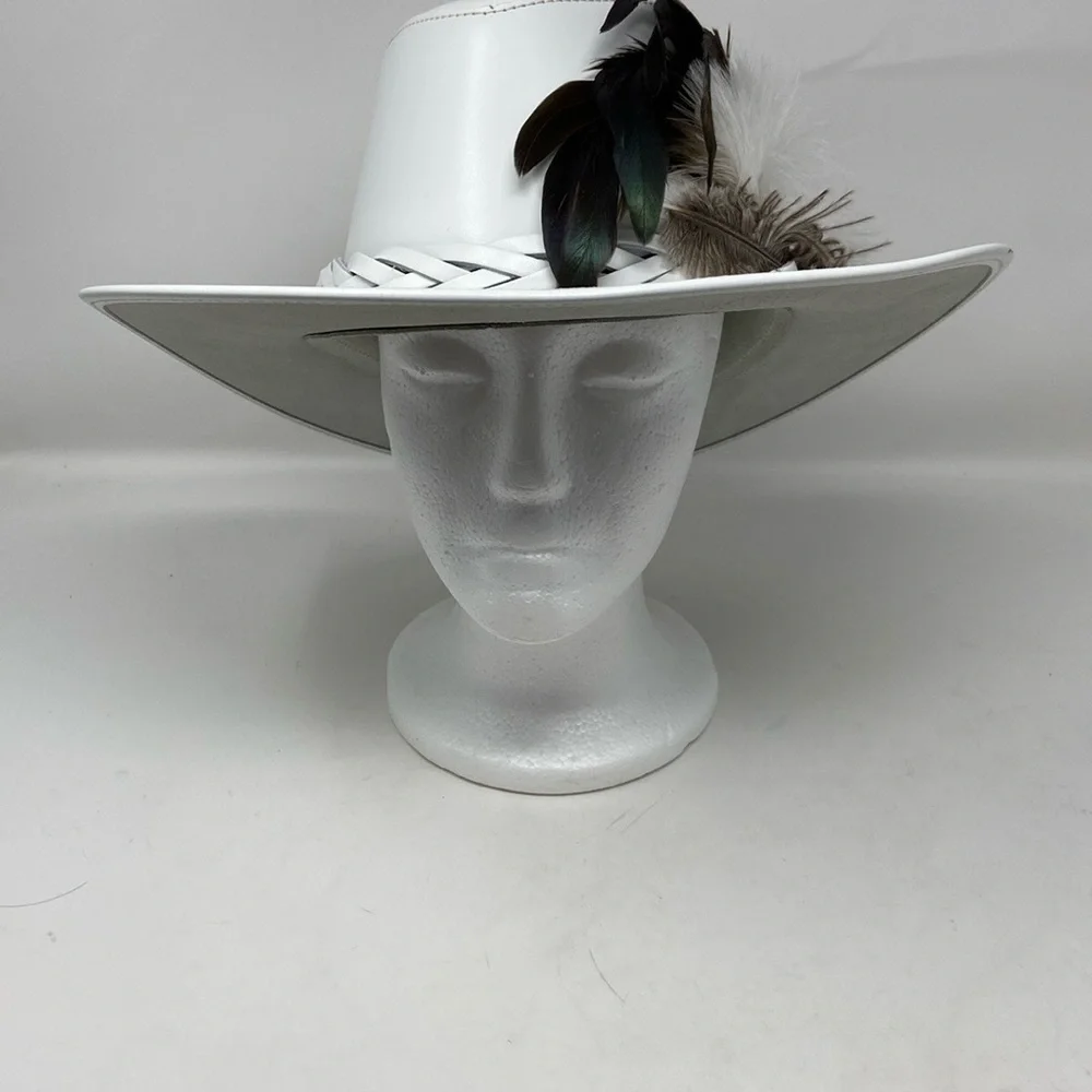NWT Head’N Home White Medium Leather & Ostrich Feather Hat